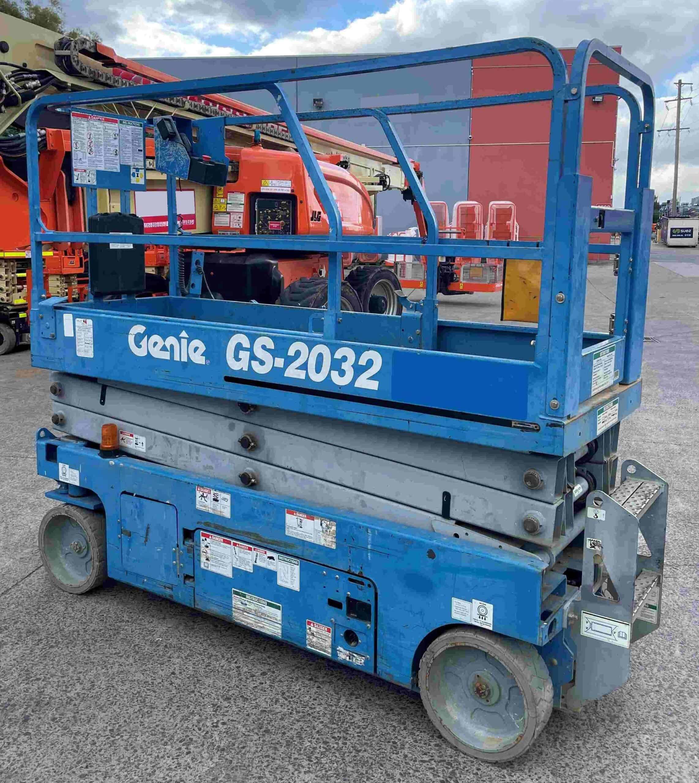 Used Genie 20ft Electric Scissor Lift Model GS2032 - Image 9