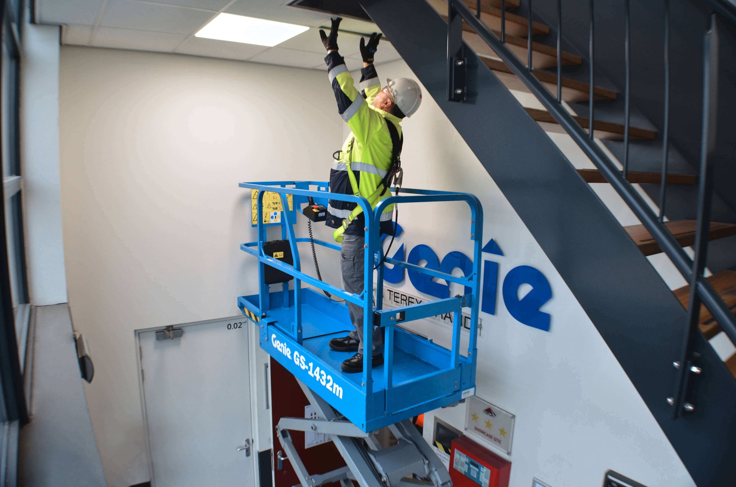 Genie GS-1432m E-Drive - 6.30 m Electric Scissor Lift - Image 2