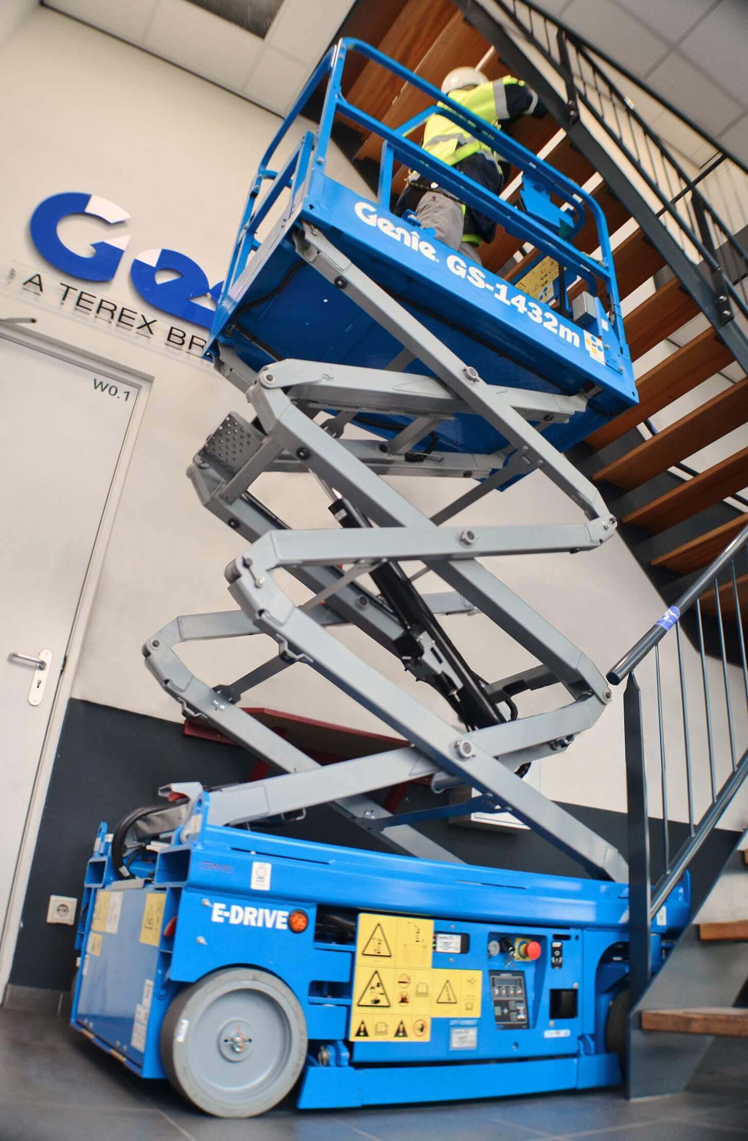 Genie GS-1432m E-Drive - 6.30 m Electric Scissor Lift - Image 3