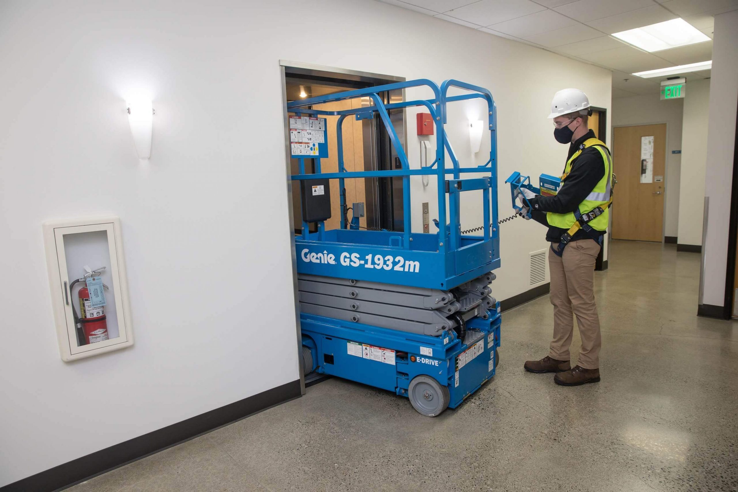 Genie GS-1932m E-Drive - 7.55 m Electric Scissor Lift - Image 4