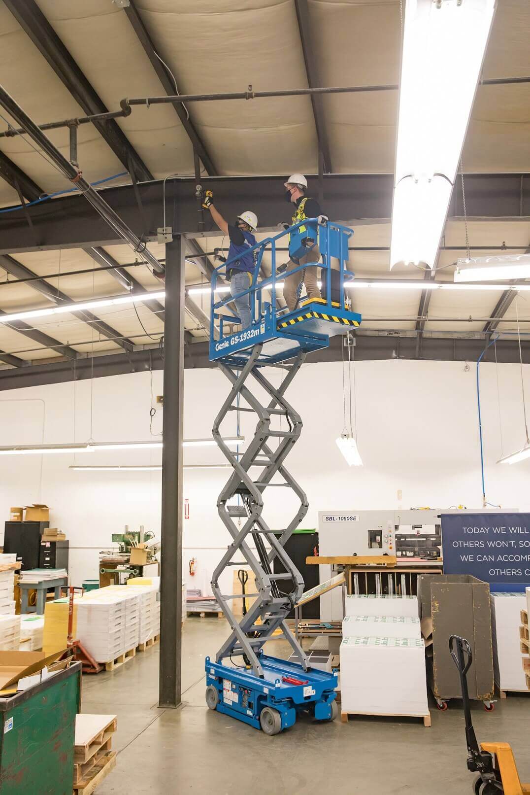 Genie GS-1932m E-Drive - 7.55 m Electric Scissor Lift - Image 2