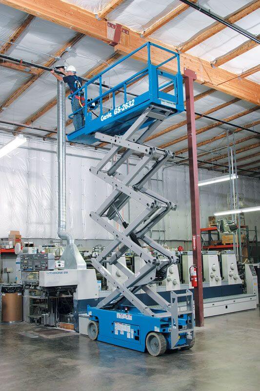 Genie GS-2632 Electric Scissor Lift - Image 2