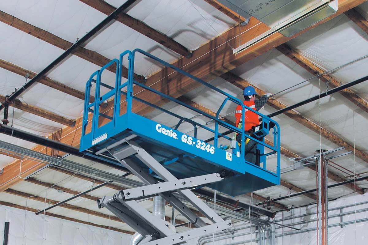 Genie GS-3246 Electric Scissor Lift - Image 2