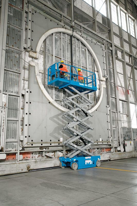 Genie GS-3246 Electric Scissor Lift - Image 4