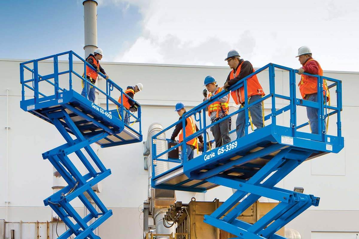 Genie GS-3369 RT Rough Terrain Scissor Lift - Image 2