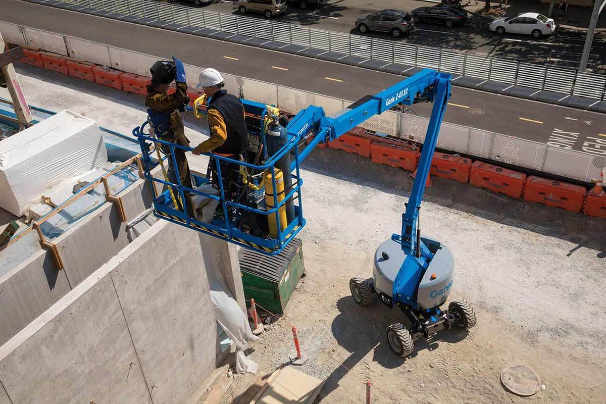 Genie Z-45 XC Articulated Boom Lift - Image 2