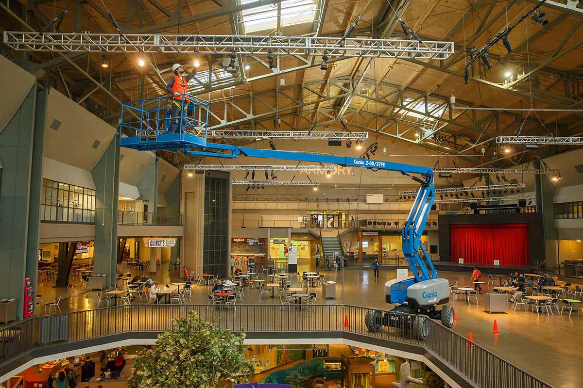 Genie Z-60 FE Articulated Boom Lift - Image 3