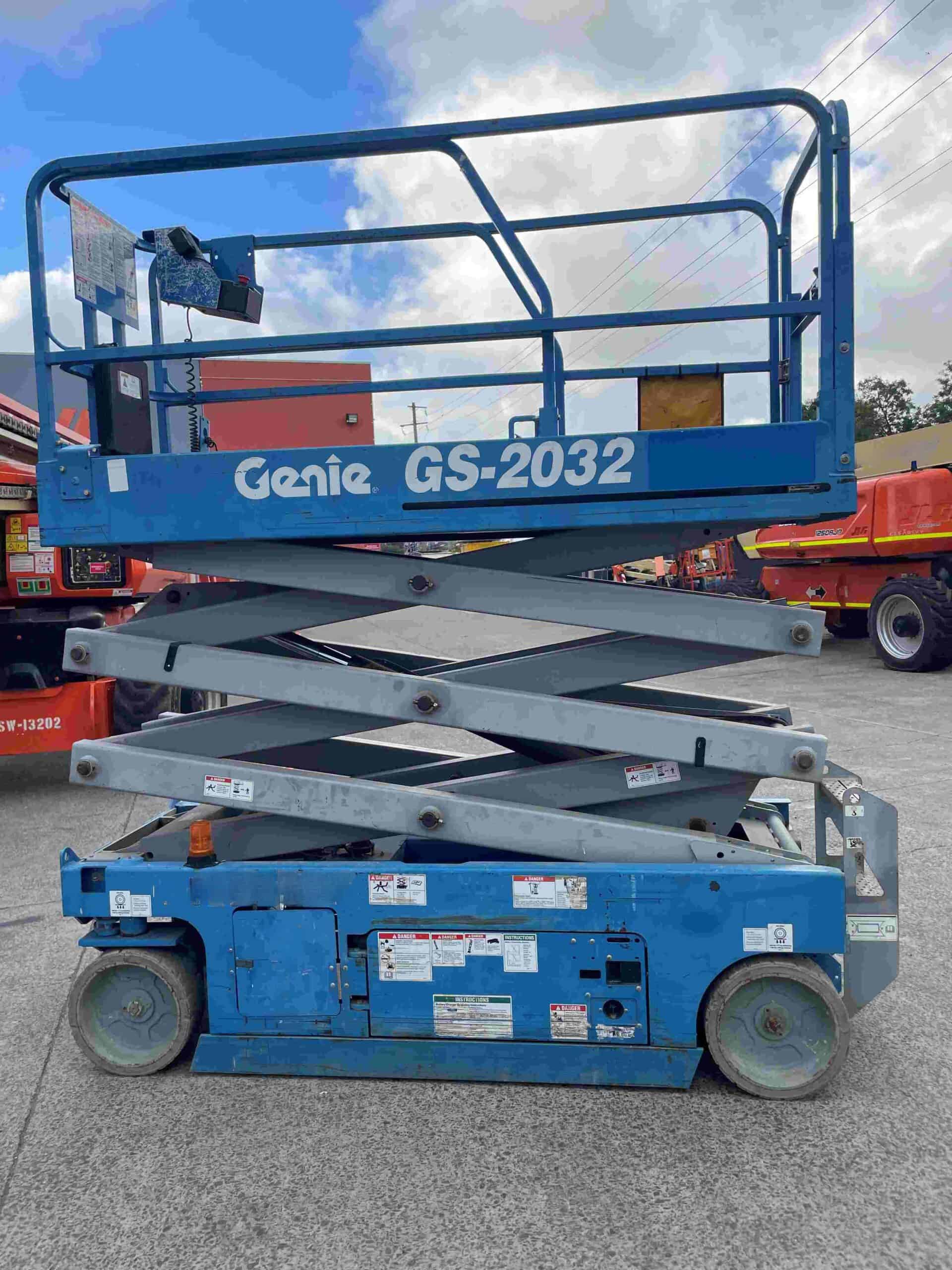 Used Genie 20ft Electric Scissor Lift Model GS2032 - Image 5