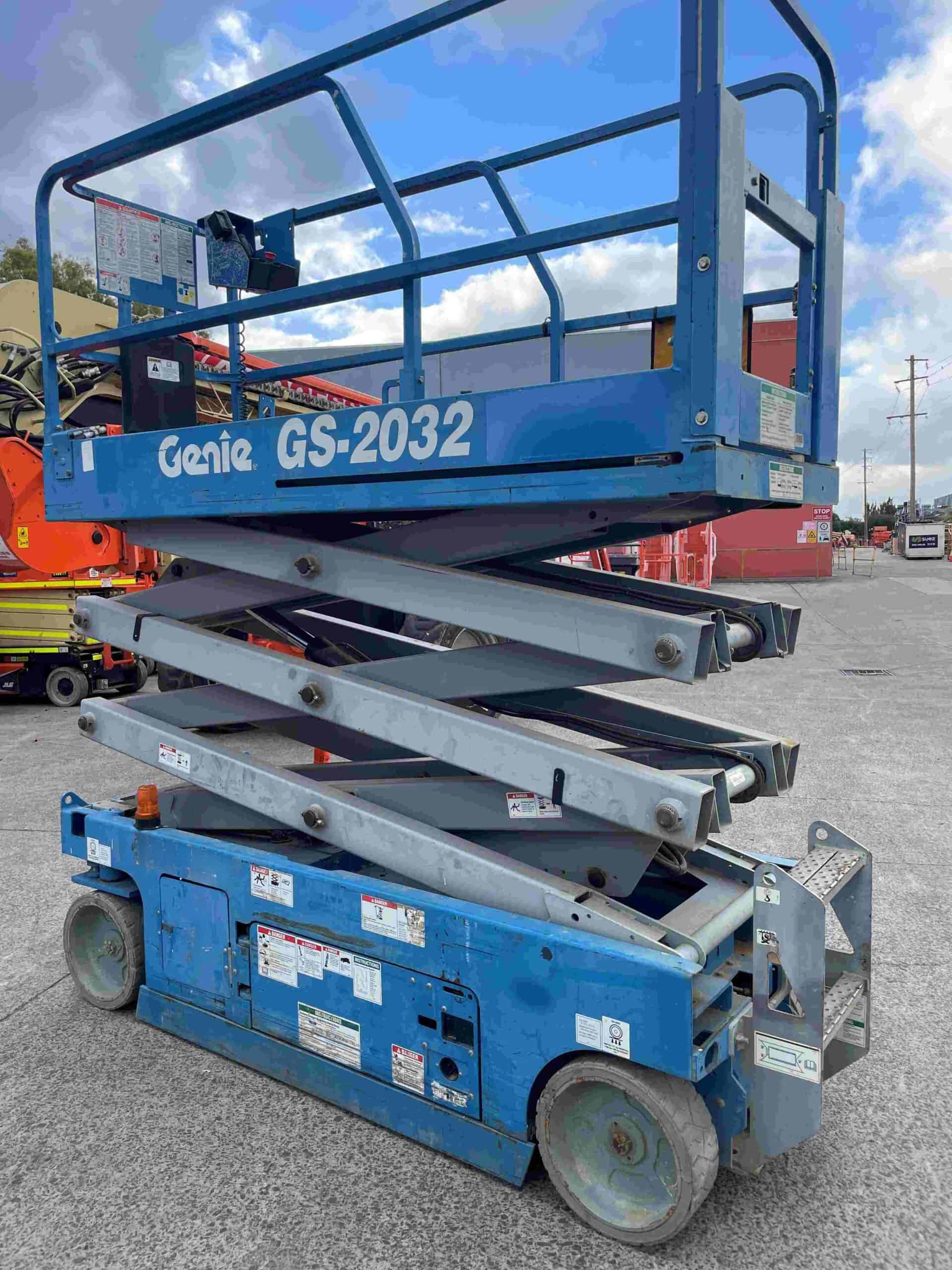 Used Genie 20ft Electric Scissor Lift Model GS2032 - Image 6
