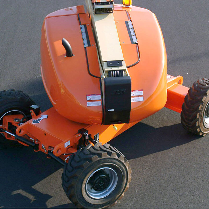 JLG 600AJ Engine Powered Articulating Boom Lift - Image 4