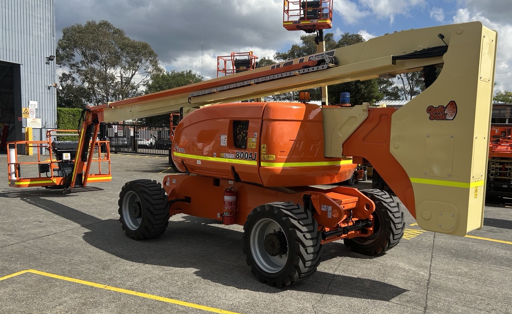 Used 80ft Knuckle boom lift - JLG 800AJ – 10-year recertified - Image 10