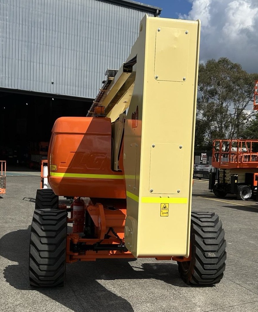 Used 80ft Knuckle boom lift - JLG 800AJ – 10-year recertified - Image 12