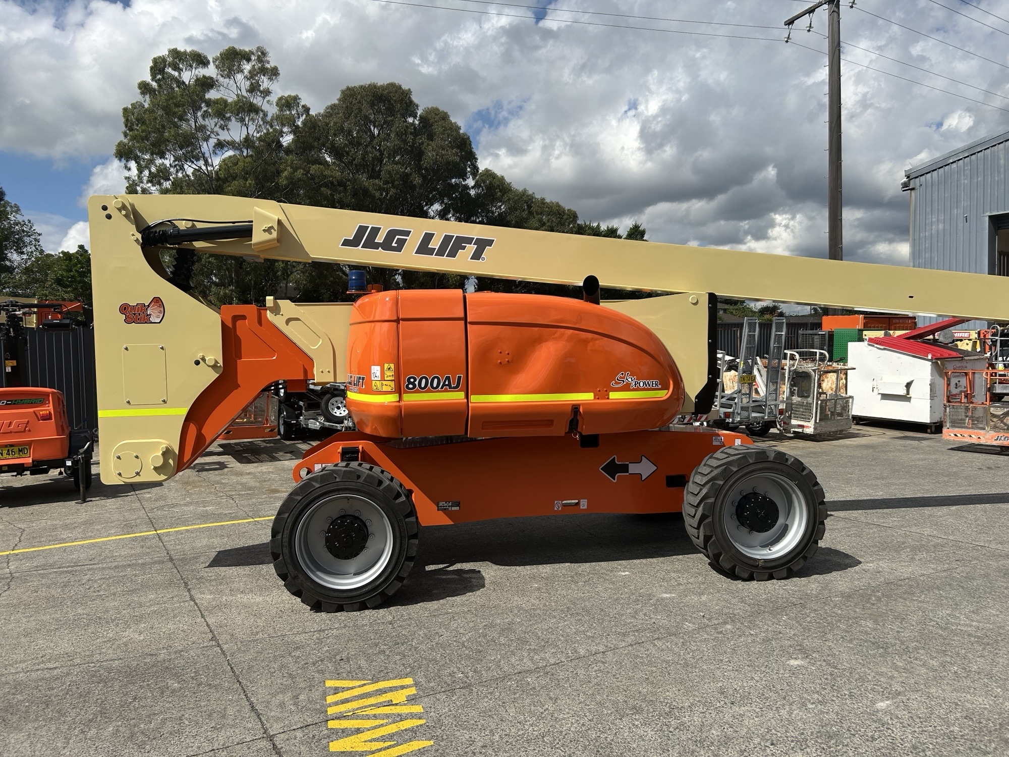 Used 80ft Knuckle boom lift - JLG 800AJ – 10-year recertified - Image 14