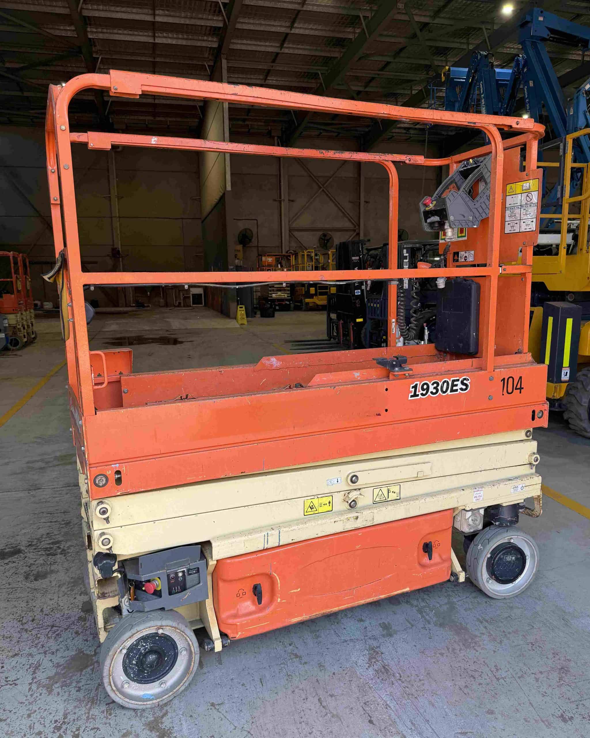Used JLG 19ft electric scissor lift Model - 1930ES