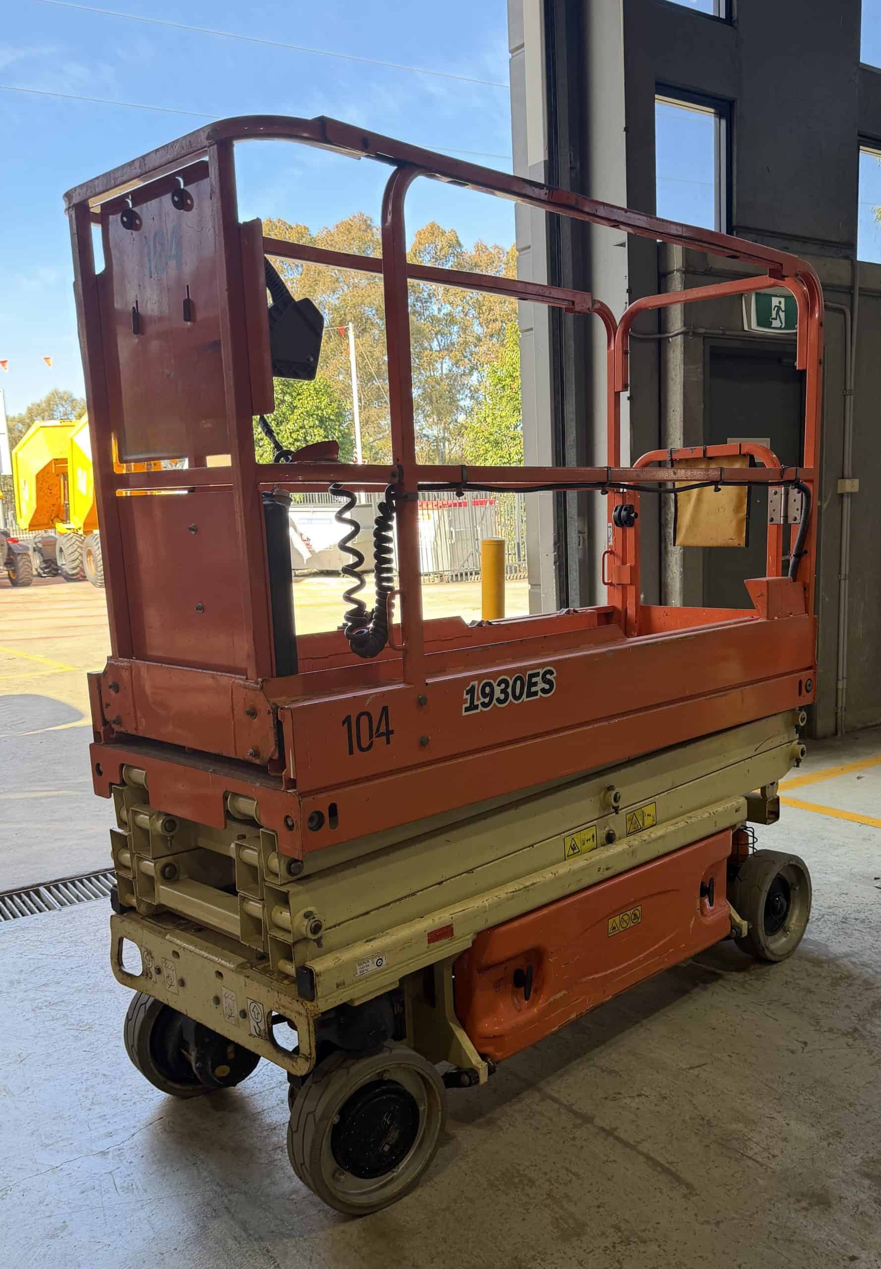 Used JLG 19ft electric scissor lift Model - 1930ES - Image 2