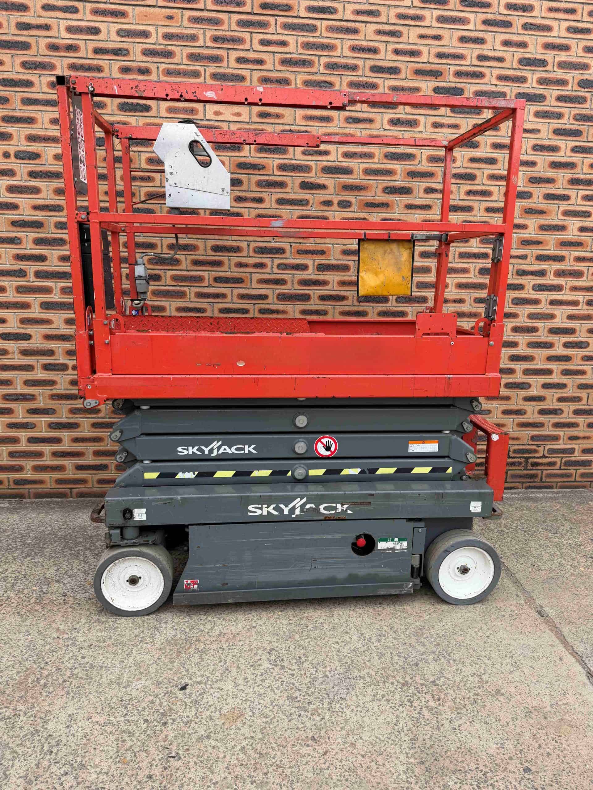 Used 19ft Electric Scissor Lift Skyjack
