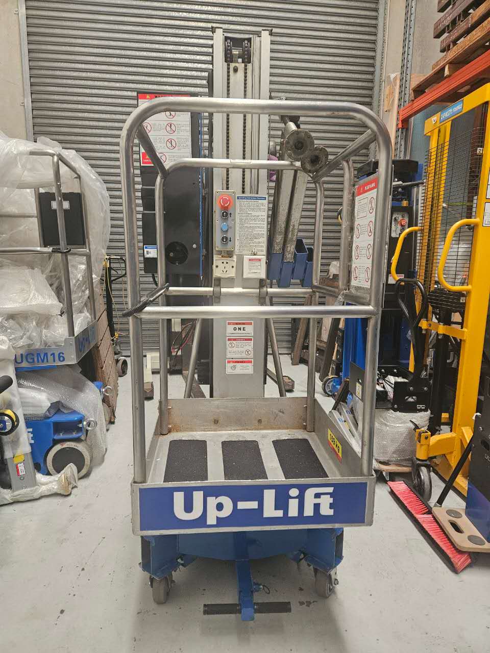 30ft Vertical Mast Personnel Lift 12V DC Power Supply - Image 8